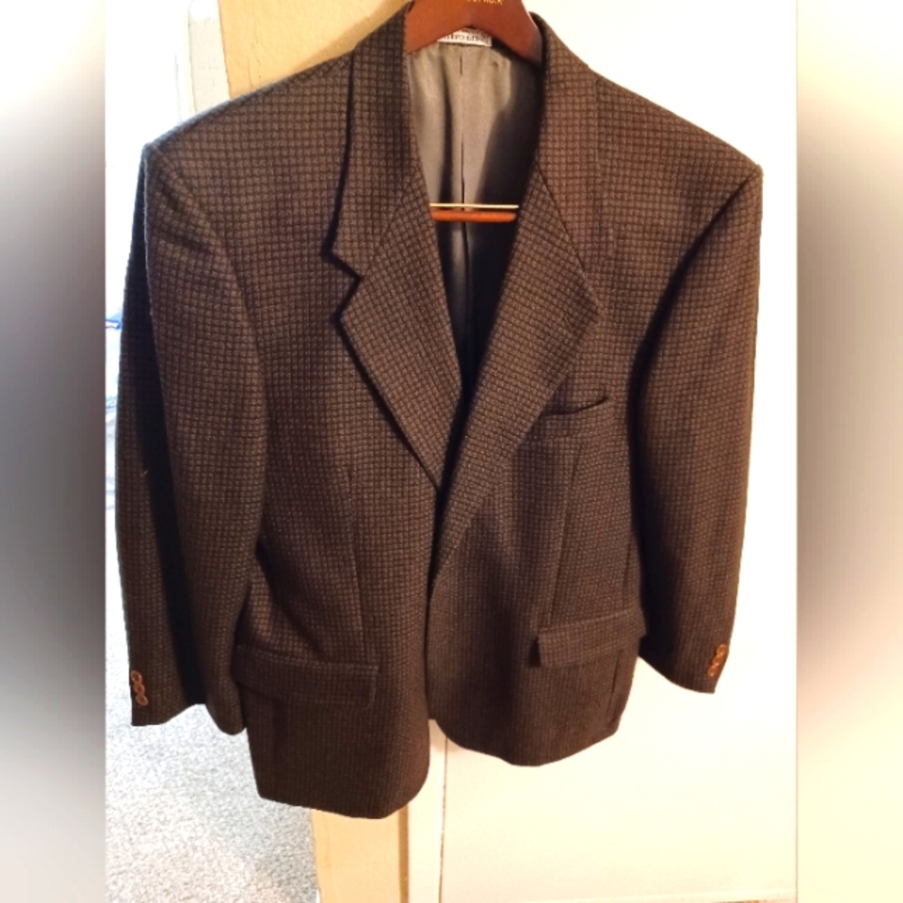 Superbly Stylish Ungaro Uomo Sport Coat  In Houndstooth 100% Wool Size 42 regula